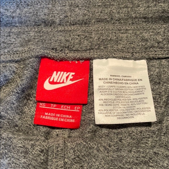 Women’s Nike Gym Shorts XS - Picture 4 of 7